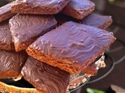 Una foto di mandarino e cioccolato