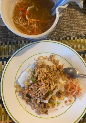 A picture of Bánh đúc with Shrimp and Pork Filling.