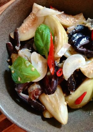 Hình của món Ba Khía Trộn Cà Bát Xanh Muối Chua.