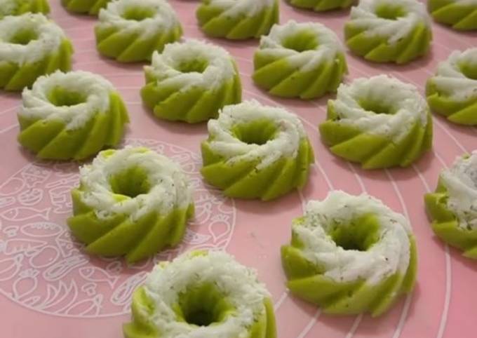 Cara bikin Putu Ayu Pandan (wanginya mantul) Cara bikin Putu Ayu Pandan (wanginya mantul)