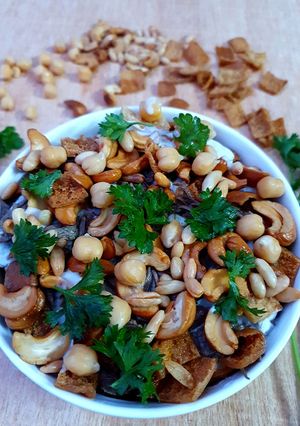 A picture of Chickpea Fatteh with Beef.