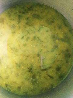अरहर बथुआ दाल (arhar bathua dal recipe in Hindi) रेसिपी मुख्य फोटो