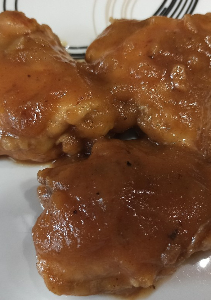 Una foto de Pollo con salsa de manzana