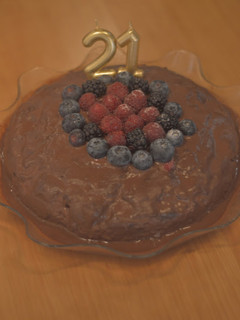 Foto de Bolo vegan de chocolate e framboesas (Aniversário da Joana)