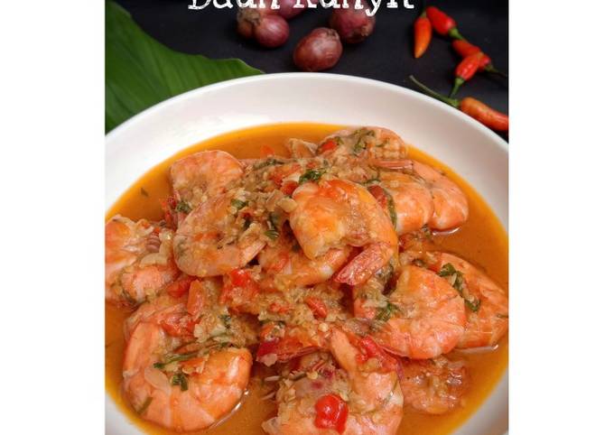 Standar Resep bikin Sambal Udang Daun Kunyit dijamin nikmat