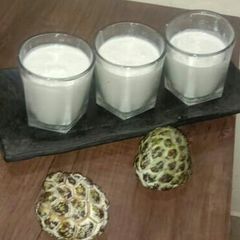 A picture of Custard apple milkshake.