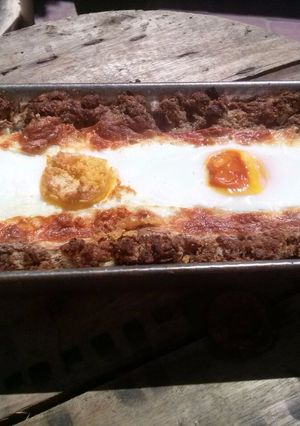 Una foto de Pan de carne con huevo frito, una delicia