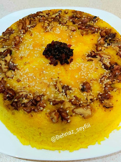 عکسی از دستور ته چین مرغ با ته دیگ گردو🍗