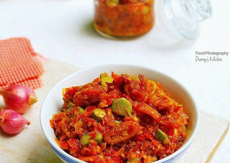 Sambal Bawang Cumi Asin Petai Pedas Nampol