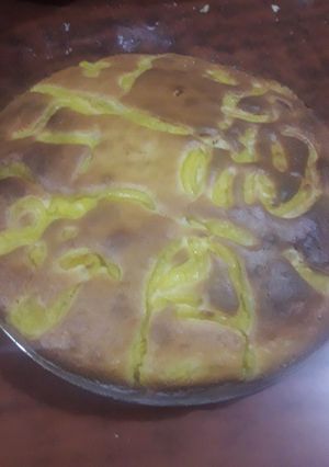 Una foto de Biscochuelo con crema pastelera hecho por mi hijo💙😍