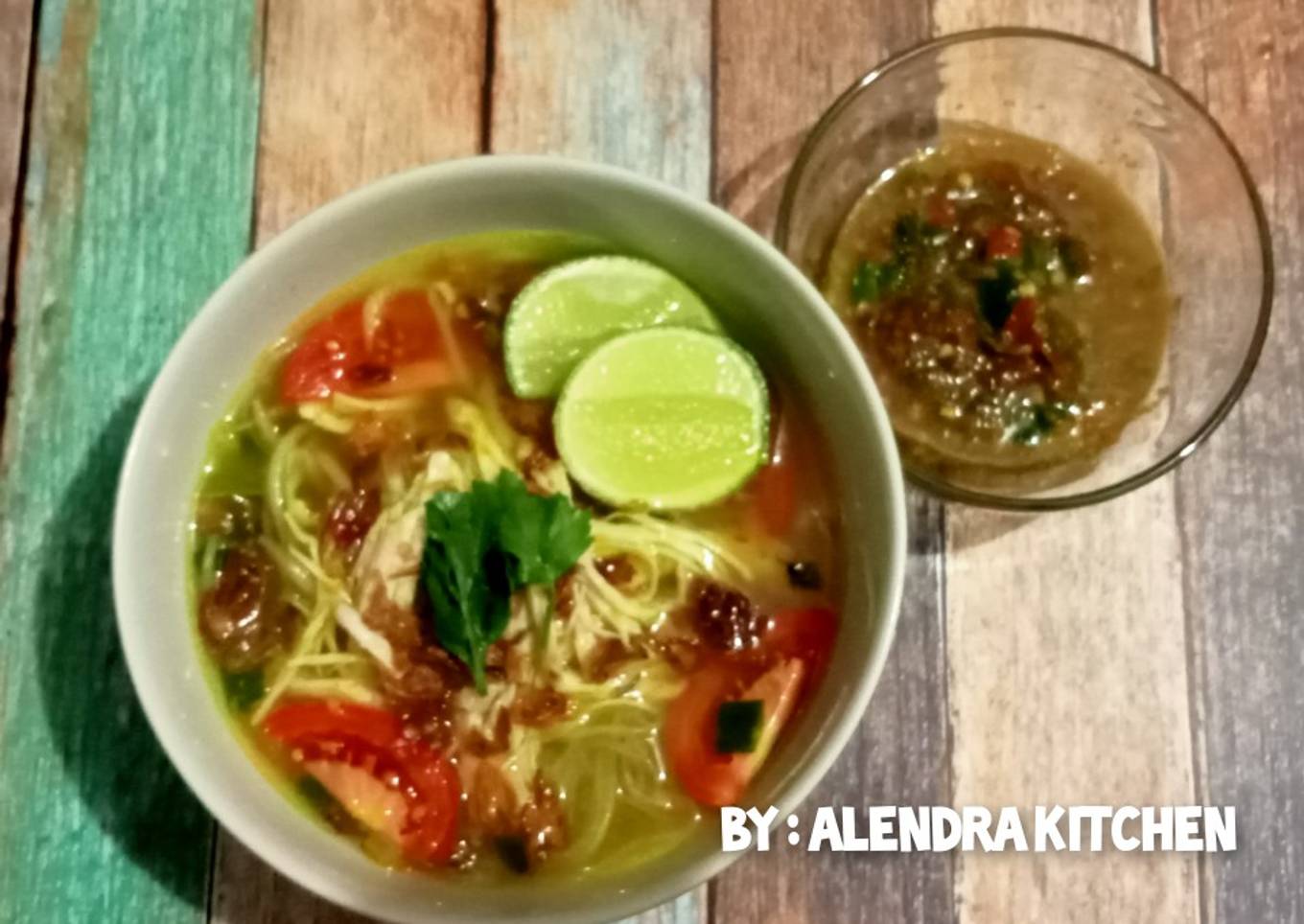 Soto ayam kuah kuning