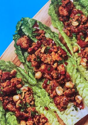 A picture of Sweet chili Turkey lettuce wraps.