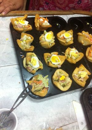 Una foto de Canapés con pan de molde