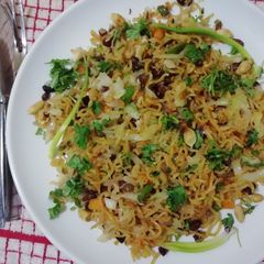Cripsy noodles chaat#my unique noodles recipe A picture of Cripsy noodles chaat#my unique noodles recipe.