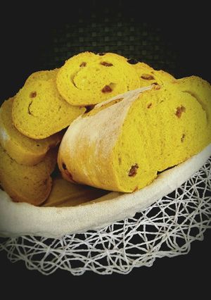 Foto principal de Pan de cúrcuma y pasas