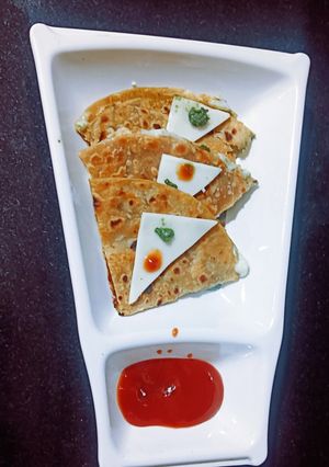 A picture of Cheese Paratha Sandwich.