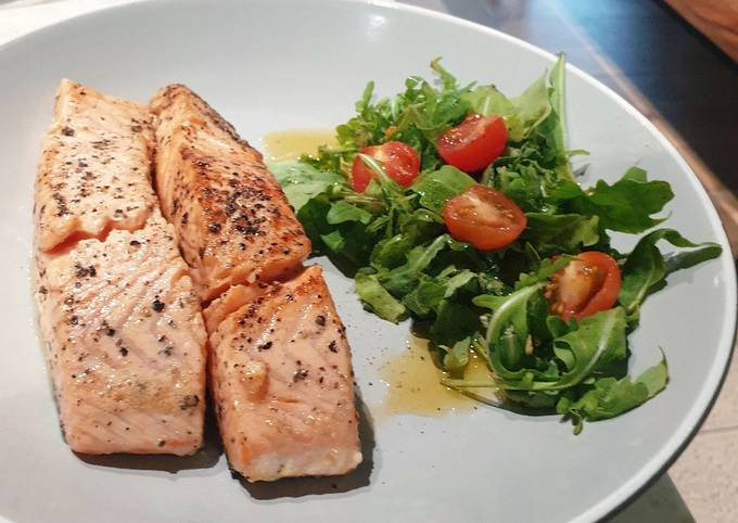 Resep Pan-fried Salmon sederhana, cepat, dan praktis yang Enak Banget