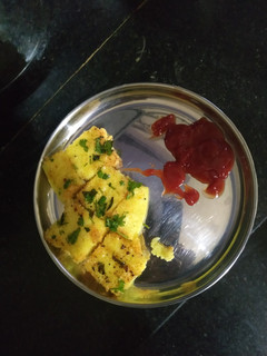 सूजी ढोकला (suji dhokla recipe in Hindi) रेसिपी मुख्य फोटो