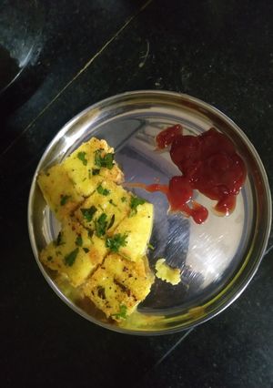 सूजी ढोकला (suji dhokla recipe in Hindi) रेसिपी मुख्य फोटो