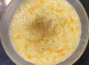 صورة لوصفة شوربة الدجاج اللذيذة 😍 🍵