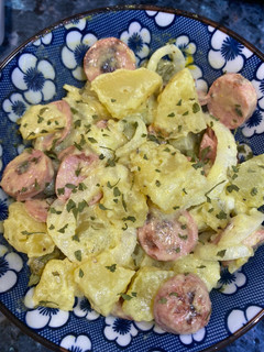 Una foto de Ensalada alemana de patata y salchichas