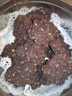 Una foto de Galletas de avena y algarrobo