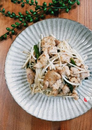 豆芽炒里肌肉 的食譜成品照片