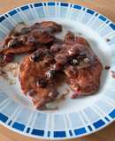 Pechuga de pollo en salsa de frutos del bosque