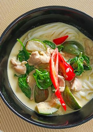 รูปของ "ขนมจีนแกงเขียวหวานไก่"