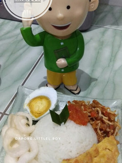 Foto resep Nasi Uduk Magicom (orek tempe+telor asin+omlet mie+kerupuk)
