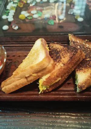 A picture of Potatoes sandwich.