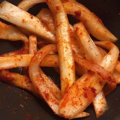 A picture of Super spicy sweet pickle radish.