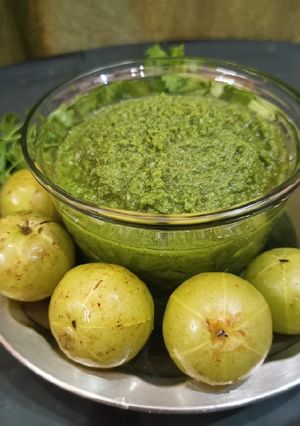 A picture of Amla and coriander chutney.