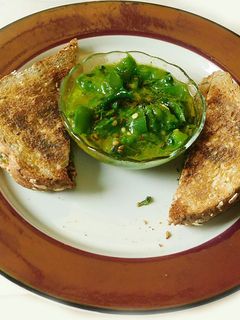 பச்சை குடை மிளகாய் சட்னி (Pachai kudaimilakai chutney recipe in tamil) செய்முறை முக்கிய புகைப்படம்