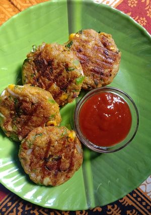 A picture of Potato vegetables patties.