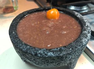 Una foto de Salas de Habanero con vino Tinto a la Sonorense