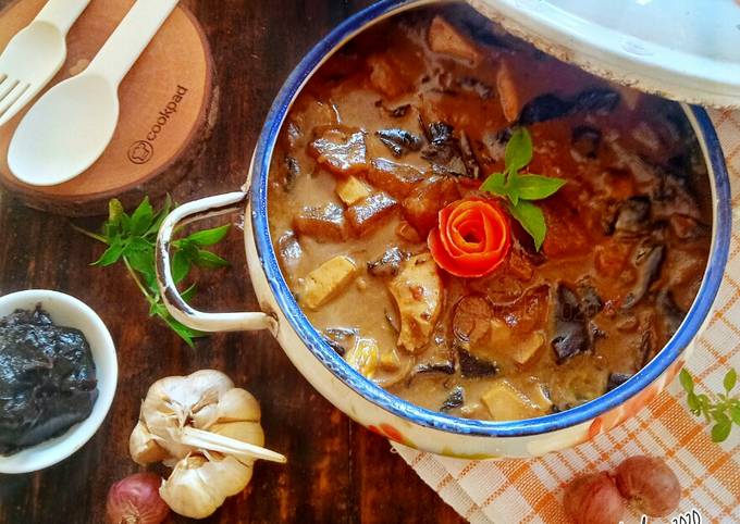 Resep 🌸Kikil Putih Telur Jamur Kuping Bumbu Petis Anti Gagal