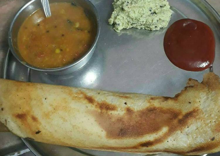 Recipe of Quick Sambhar dosa with coconut chtni and sauce