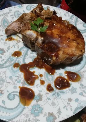 Una foto de Costillar de cerdo a la cerveza con salsa de ketchup