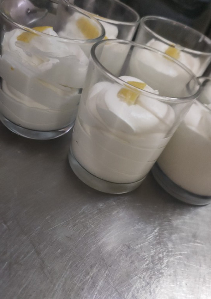 Una foto de Mousse de limón