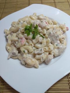 Tejszínes, krémsajtos csirkemell szarvacskával recept fotója