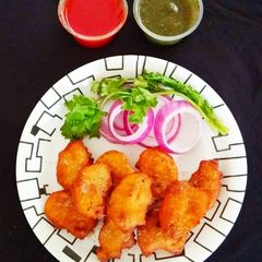 A picture of Jowar Vadas.