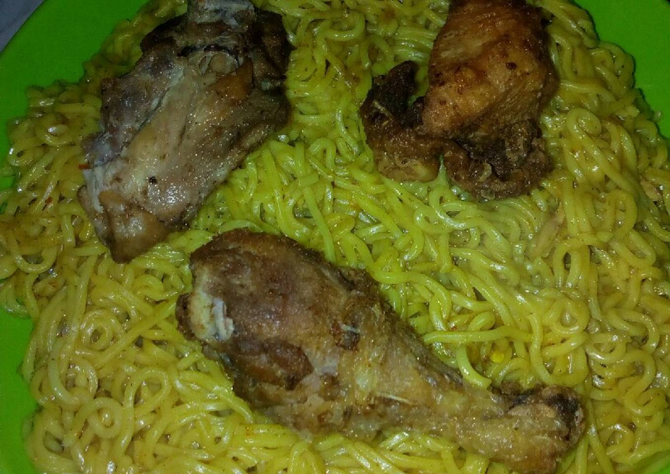 Simple noodles with fried chicken