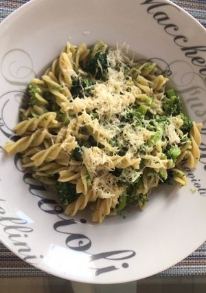 Una foto de Pasta con brócoli