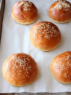 A picture of Burger buns.