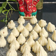 A picture of Instant modak (without gas).