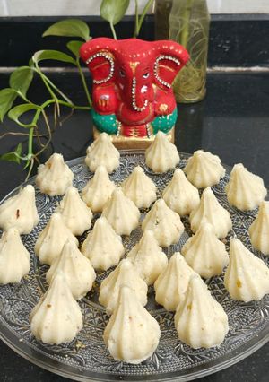 A picture of Instant modak (without gas).