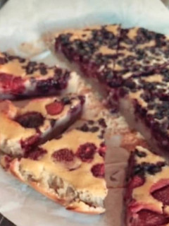 Foto de Bolo de Frutos Vermelhos com Amendoa