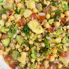 A picture of Chana chat.