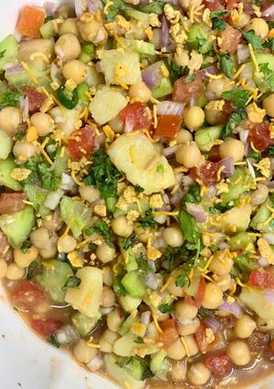 A picture of Chana chat.